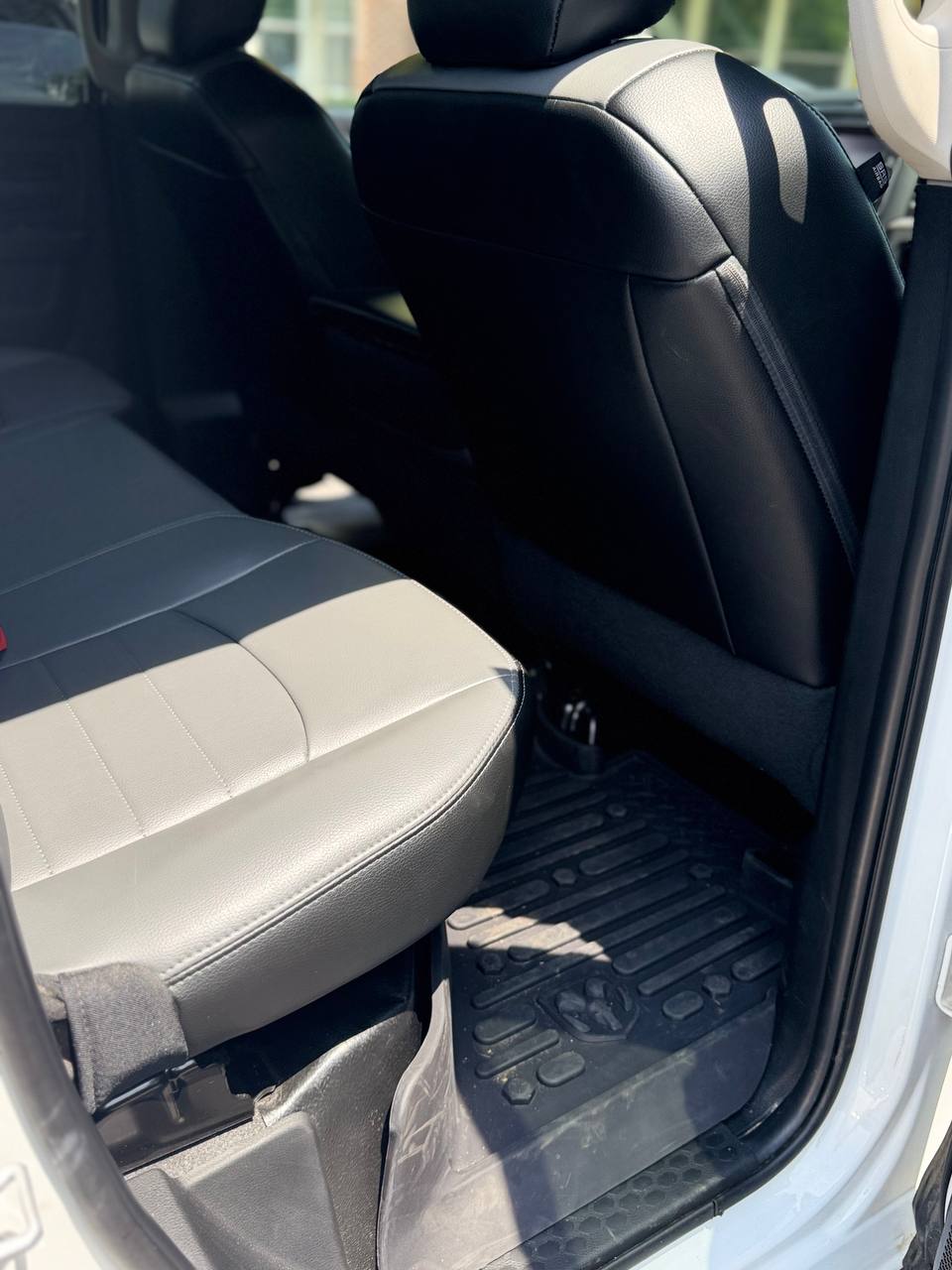 Ram 1500 Classic Tradesman Quad Cab (2022) - Gasoline